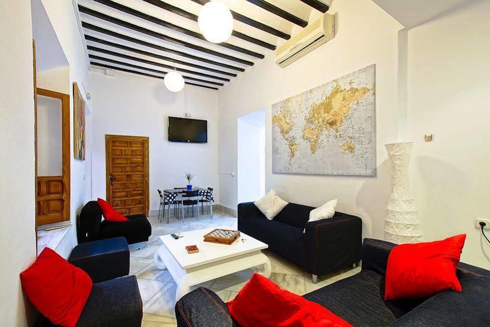 Hostel Trotamundos Севилья Экстерьер фото