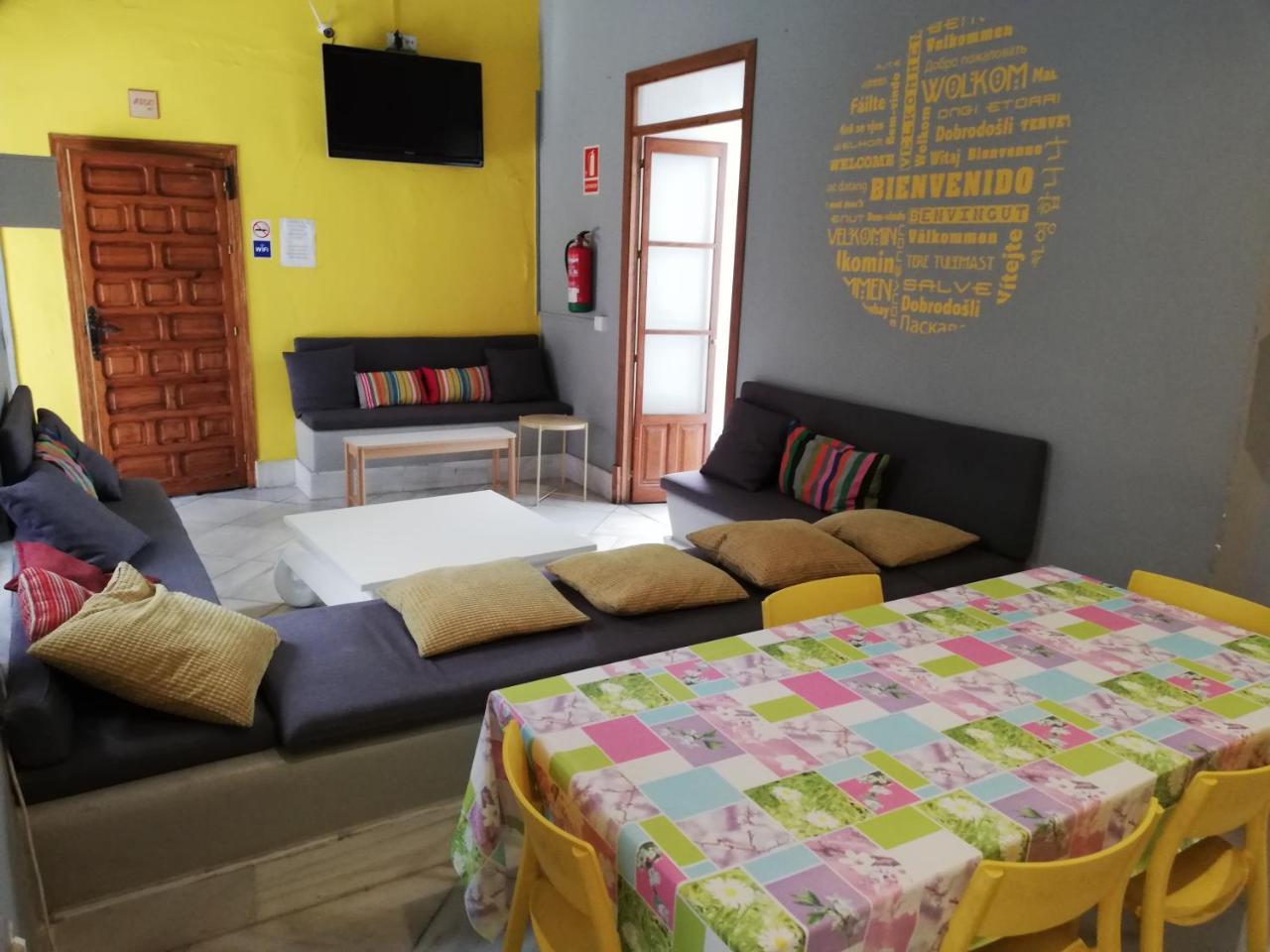 Hostel Trotamundos Севилья Экстерьер фото